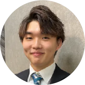 スタッフの顔写真